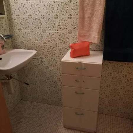 Gastzimmer Fuer Uebernachtung гостевая комната *