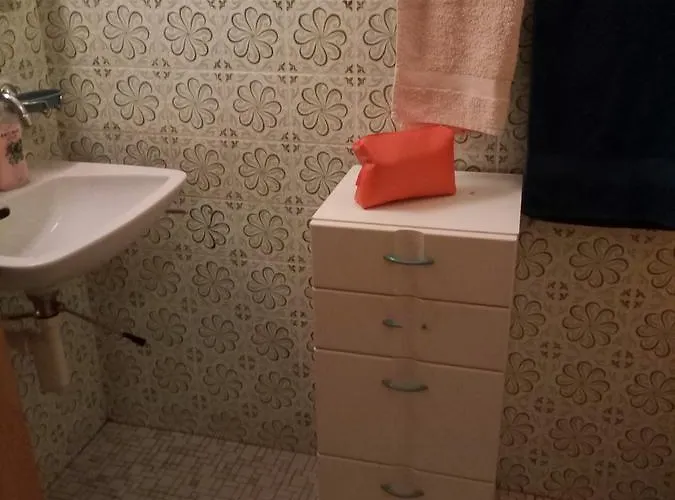 Gastzimmer Fuer Uebernachtung гостевая комната *